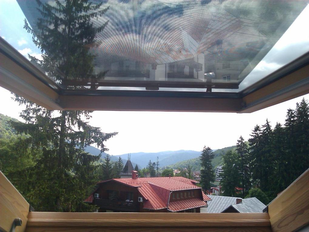 Bistro-Pension La Teleferic Синая Экстерьер фото